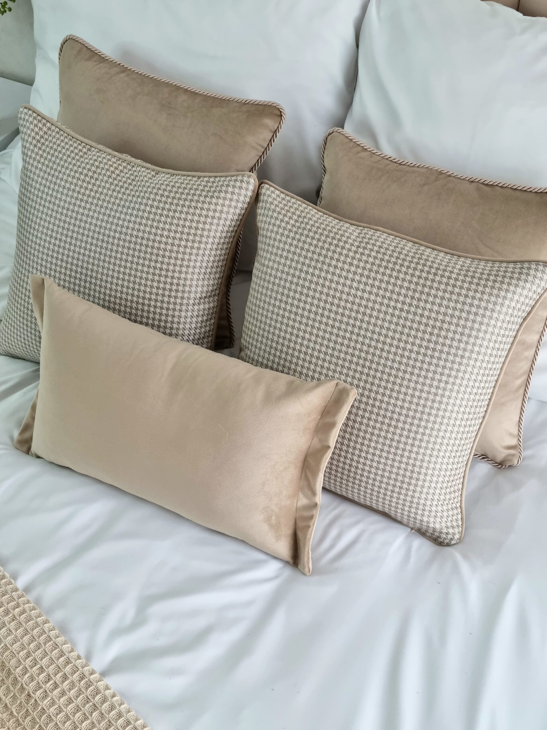 Komplet Maxi - poduszki dekoracyjne - Camelia beige - obrazek 4