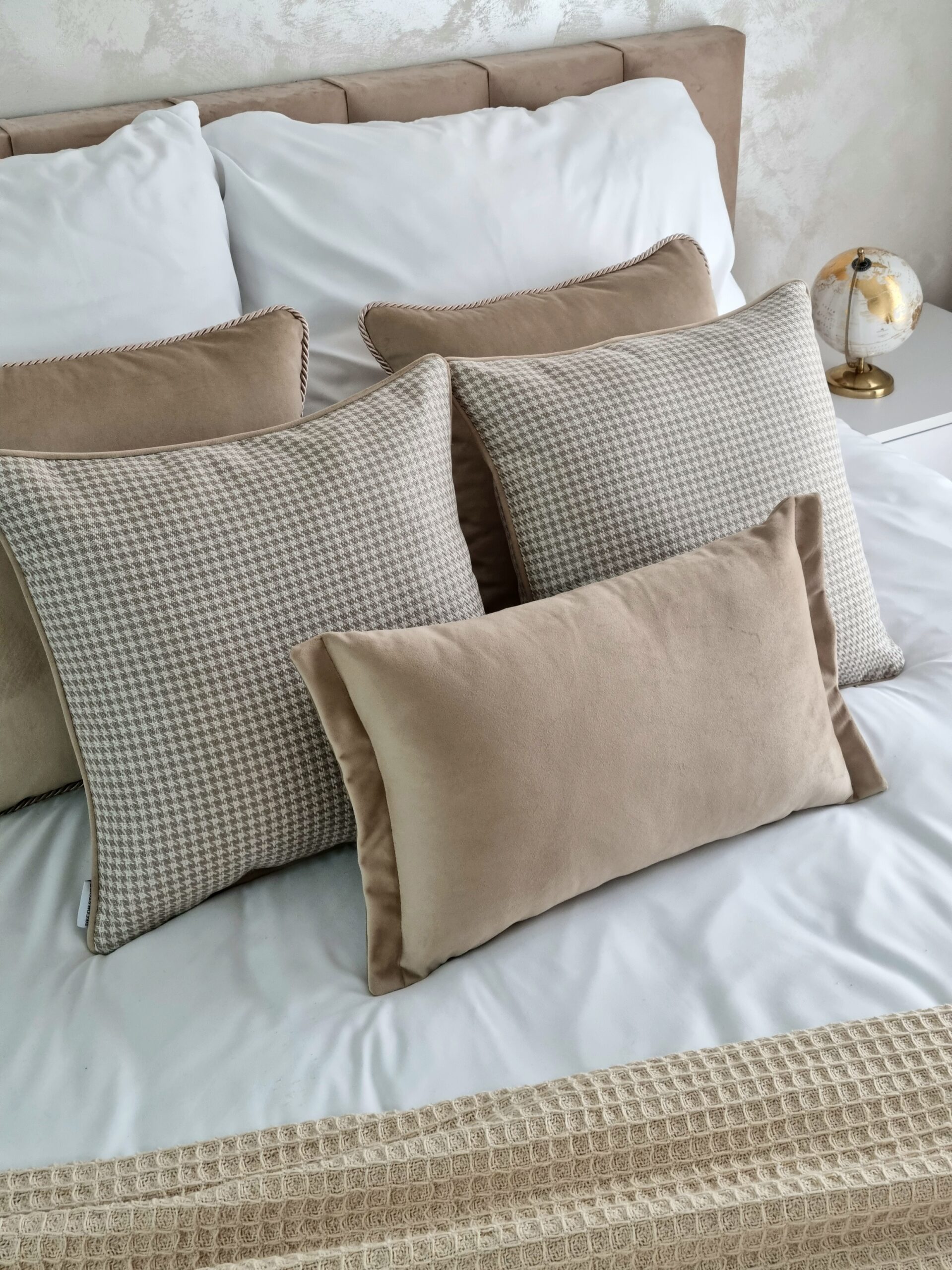 Komplet Maxi - poduszki dekoracyjne - Camelia beige - obrazek 2